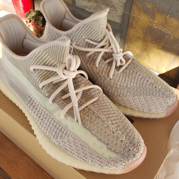 ****SOLD****Yeezy boost 350 Citrin - Picture 2 of 8
